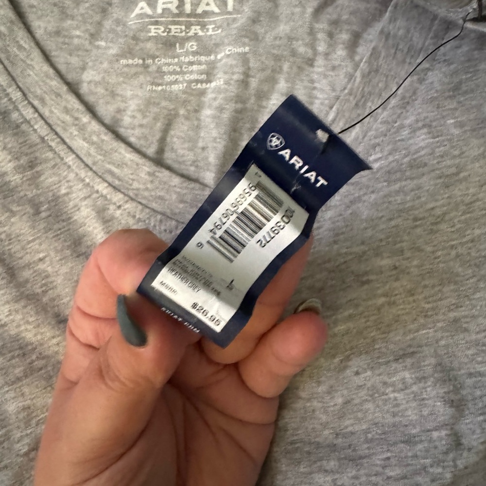 Ariat v neck - Picture 4 of 4